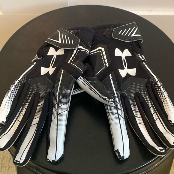 Under Armour Youth XS Grip Gloves - Picture 2 of 8